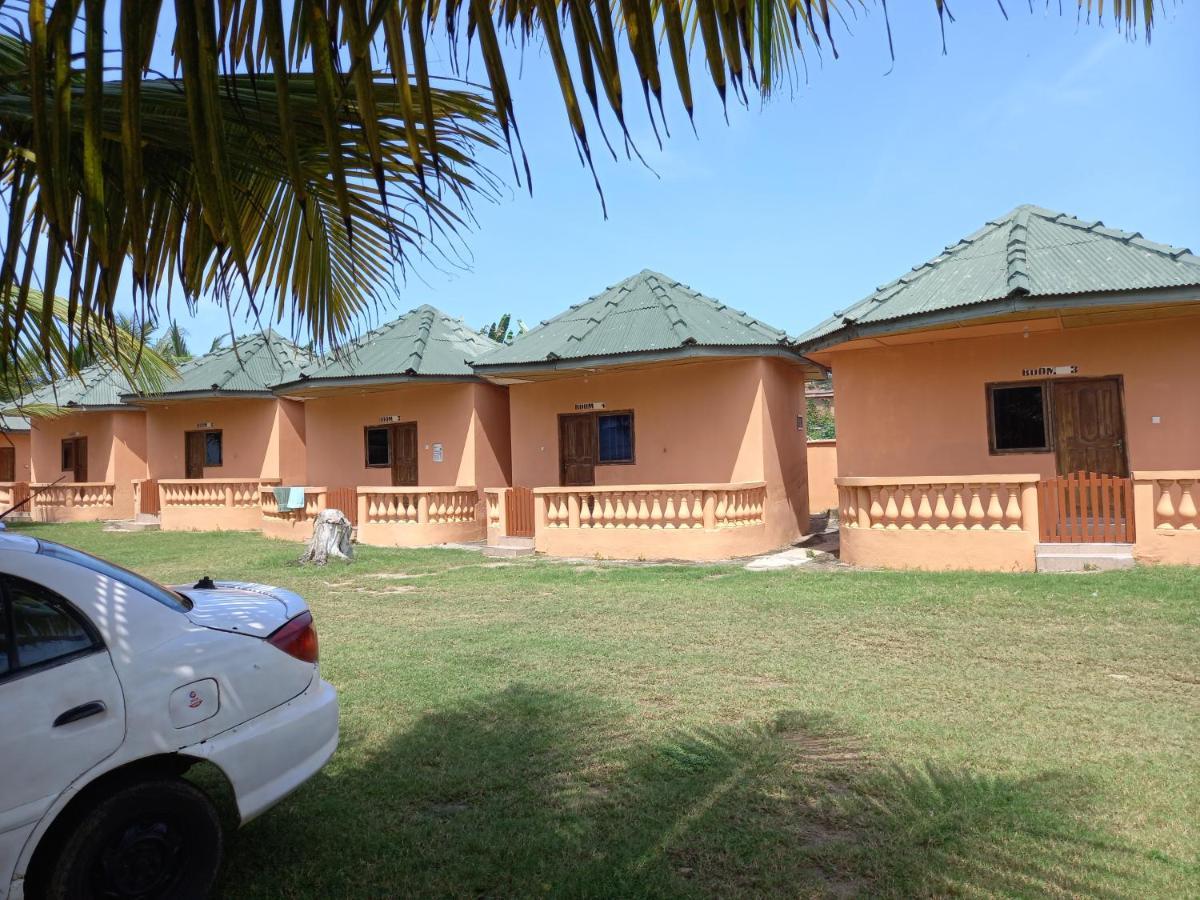 Comfort Beach Resort Biriwa 外观 照片